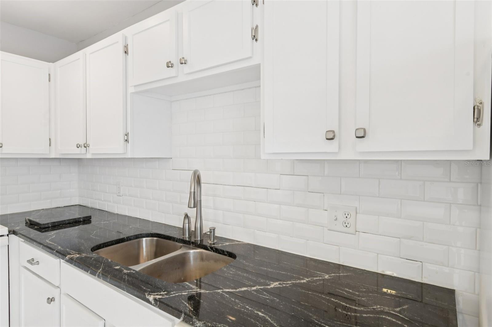 Image 15 of 43 For 2064 Sunset Point Road 71