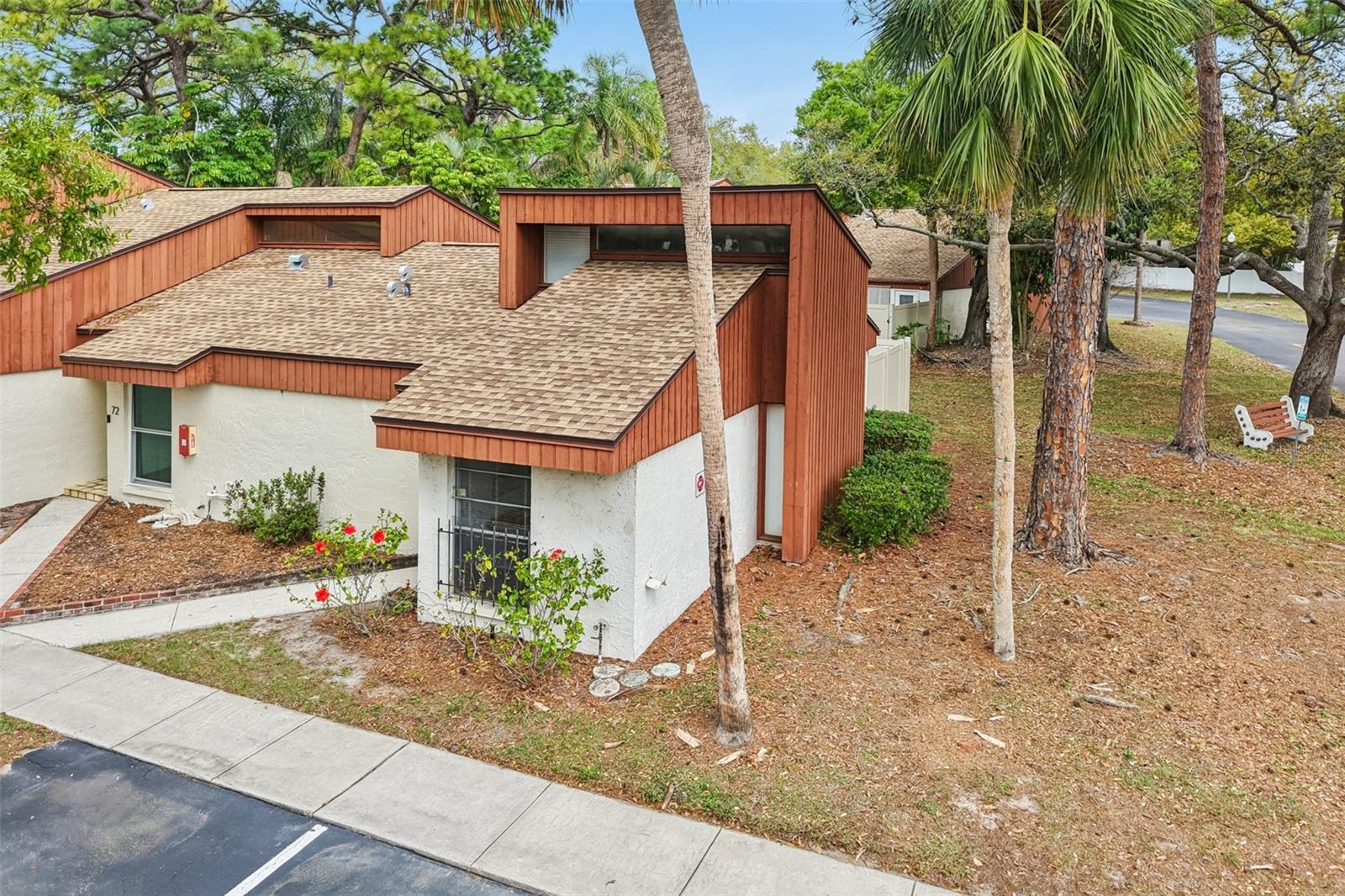 Image 29 of 43 For 2064 Sunset Point Road 71