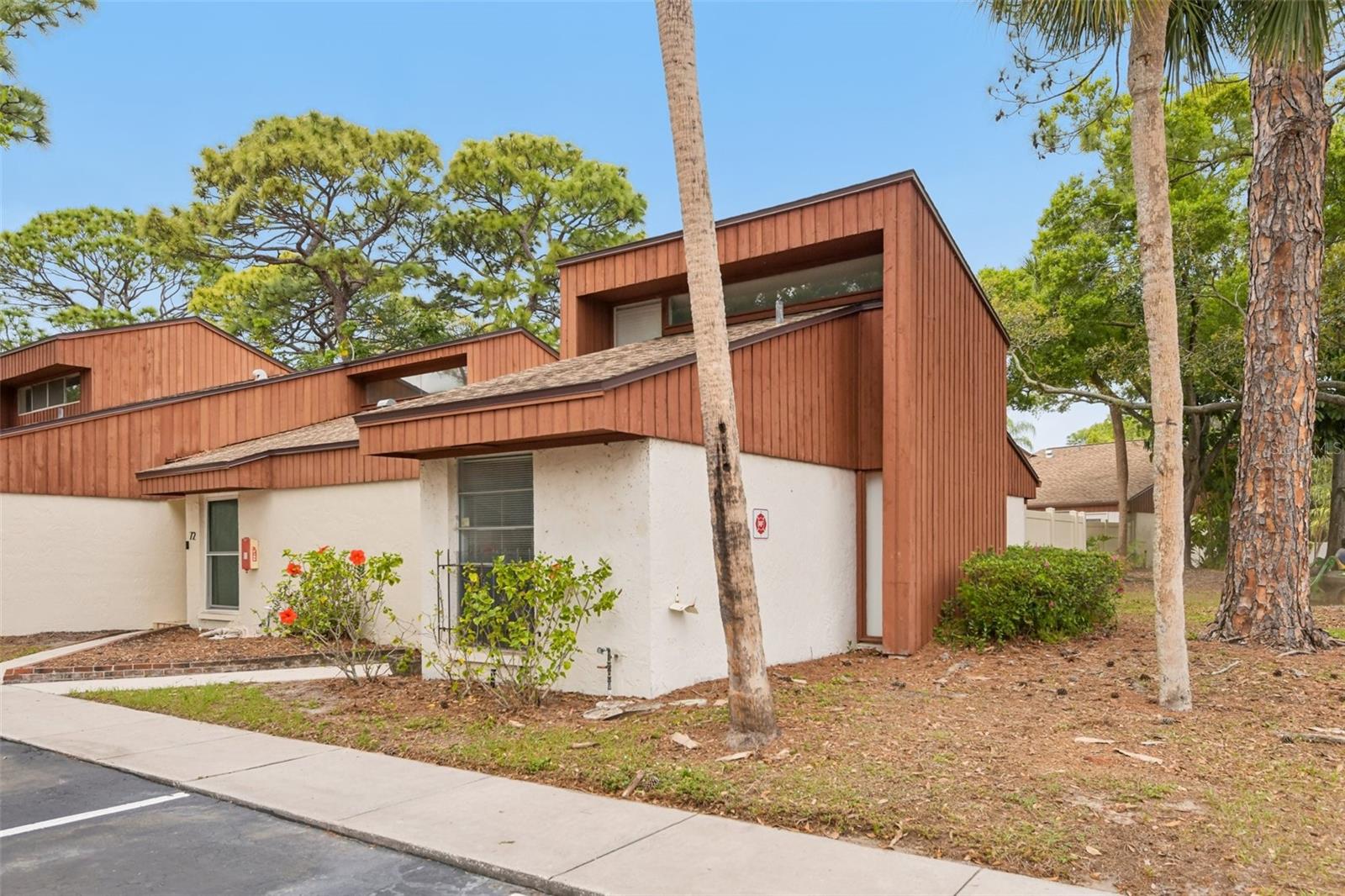 Image 43 of 43 For 2064 Sunset Point Road 71