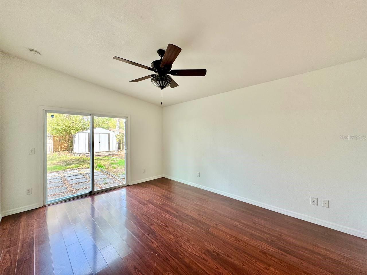 Image 15 of 35 For 809 Hiawatha Street