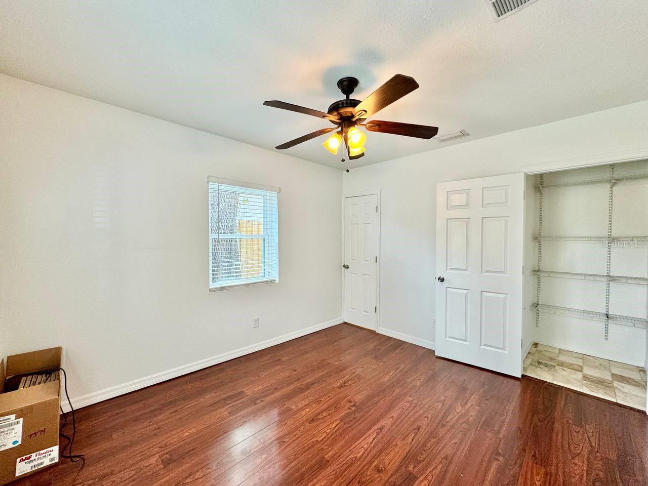 Image 23 of 35 For 809 Hiawatha Street