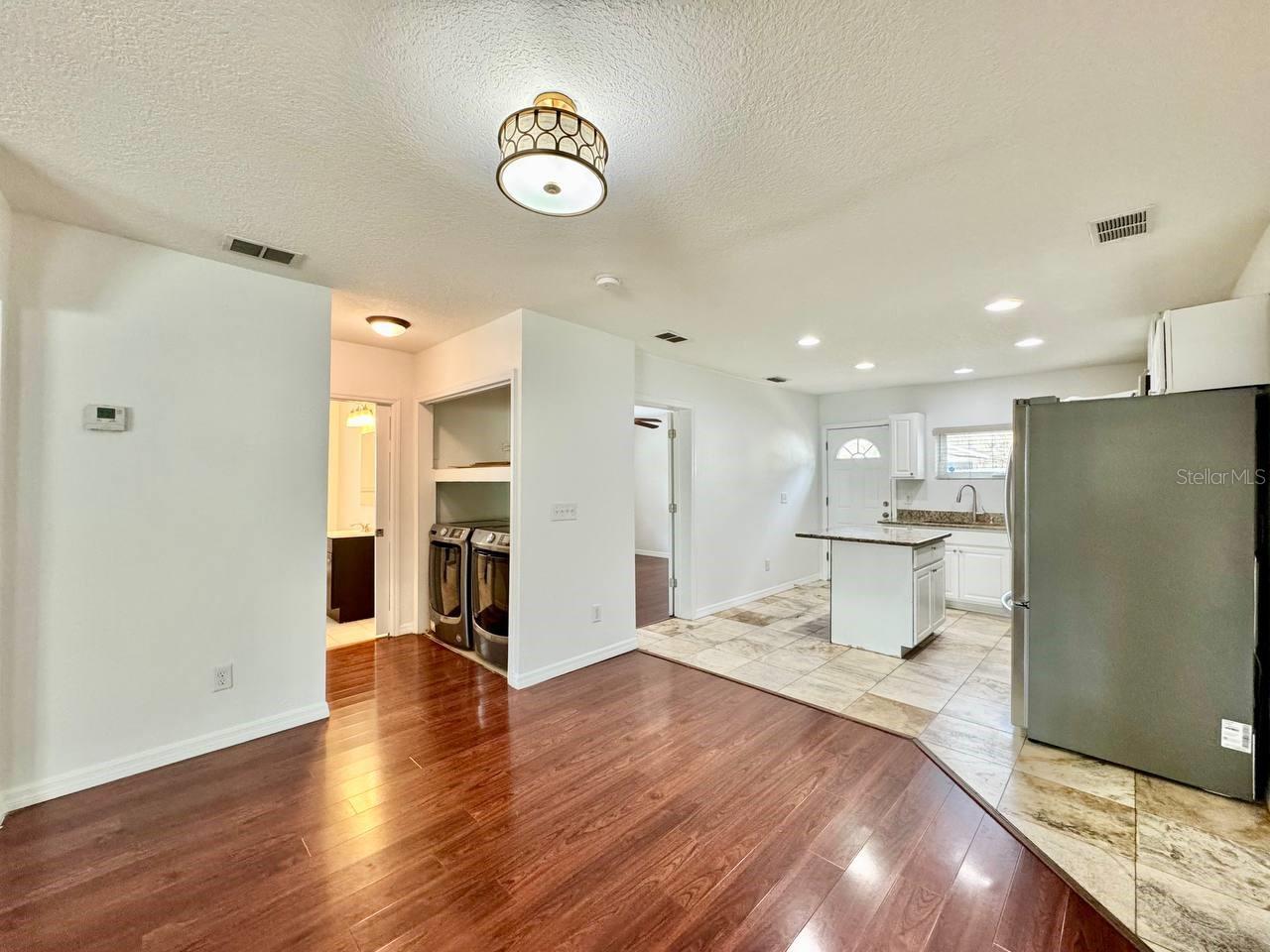 Image 8 of 35 For 809 Hiawatha Street