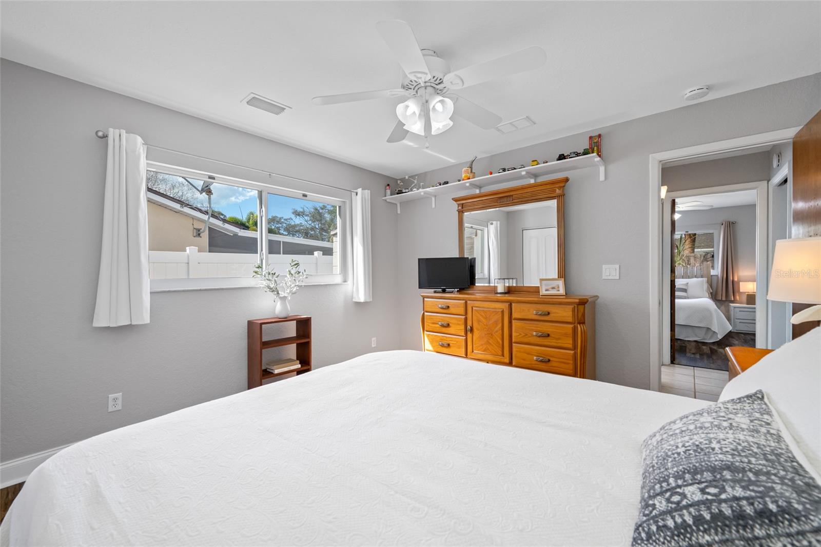 Image 22 of 43 For 12277 91st Avenue