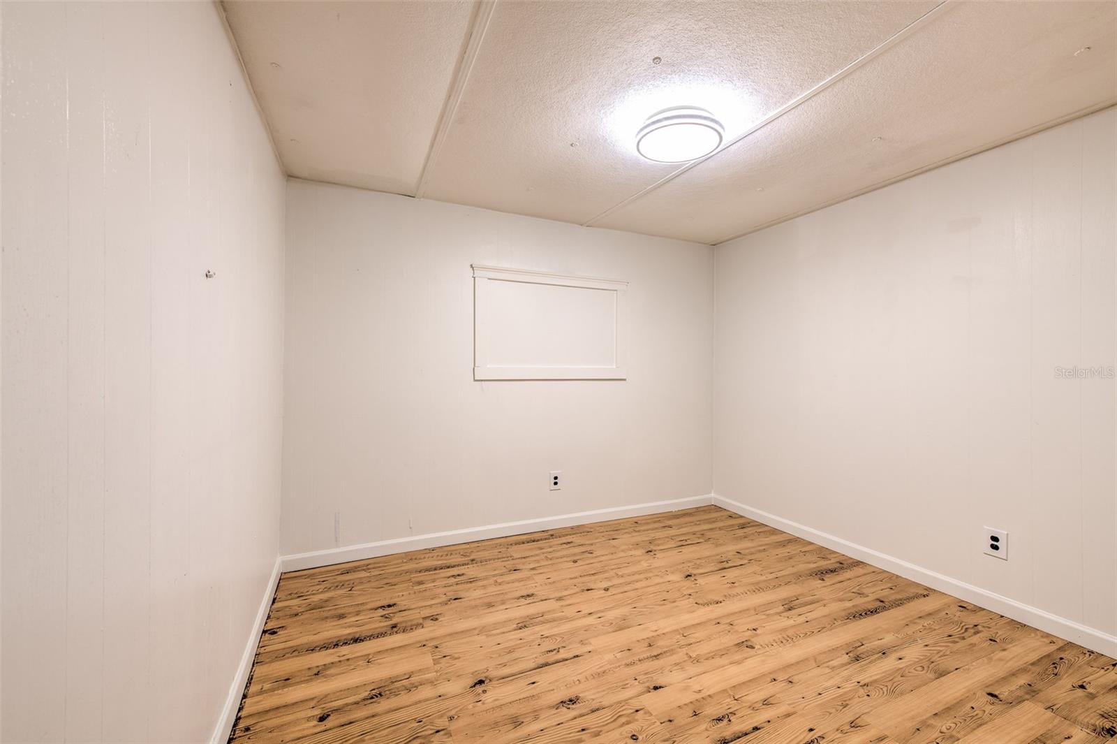 Image 21 of 31 For 6028 136th Avenue N