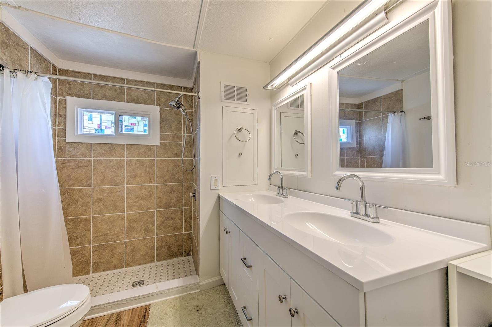 Image 23 of 31 For 6028 136th Avenue N