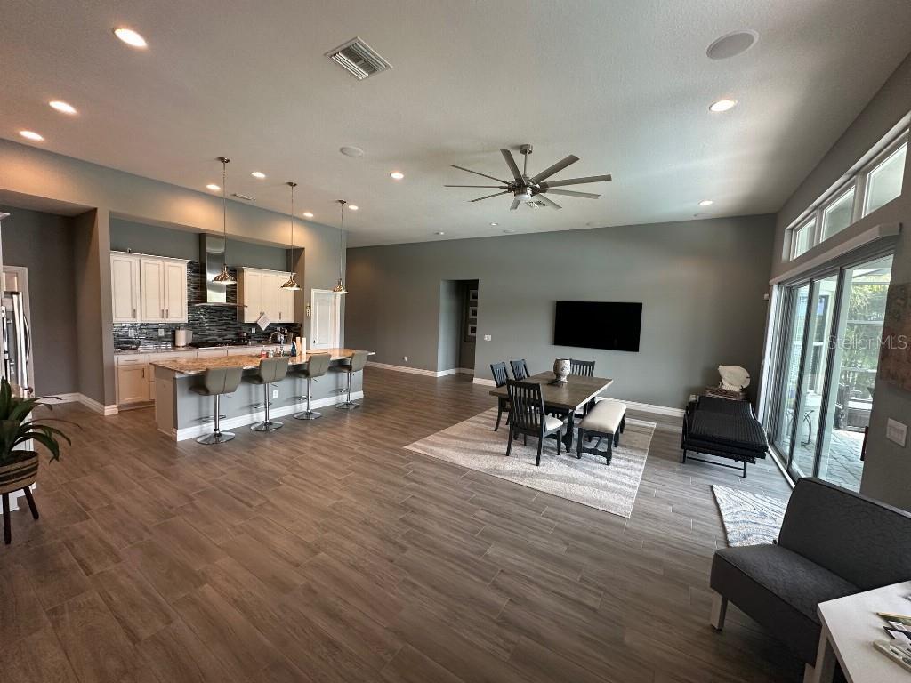 Image 23 of 27 For 6911 Park Strand Drive