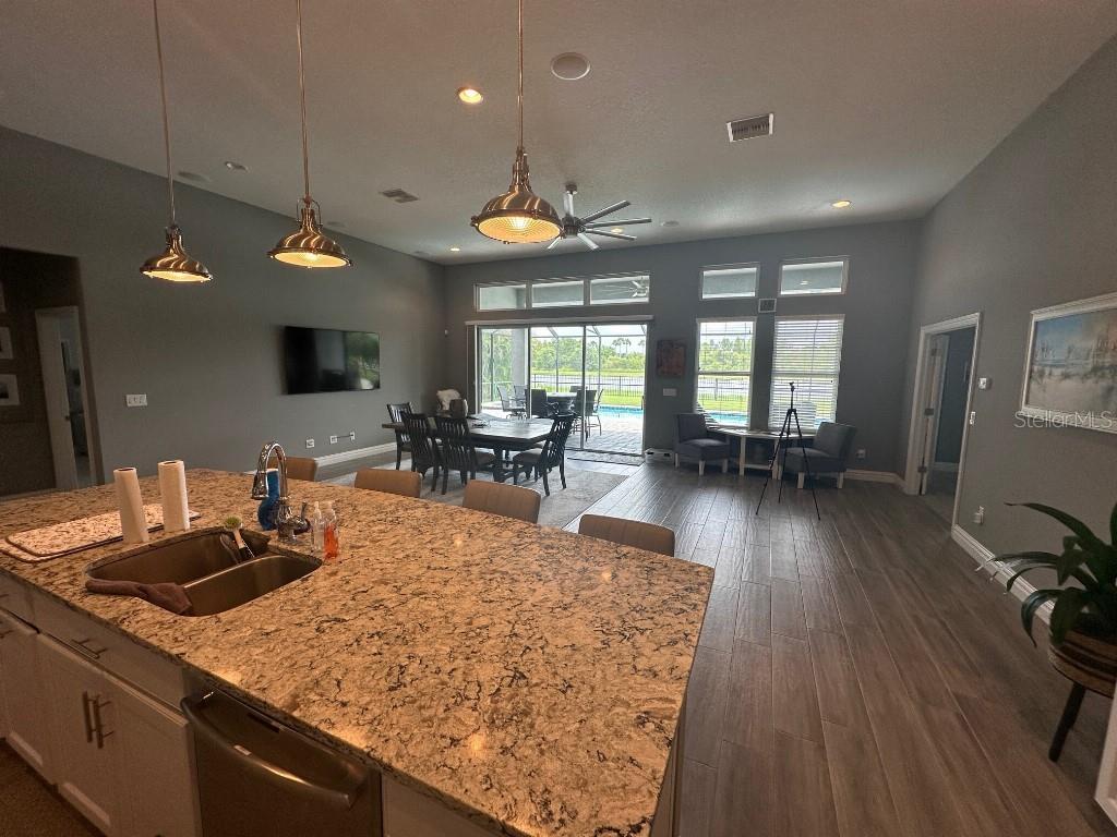 Image 4 of 27 For 6911 Park Strand Drive