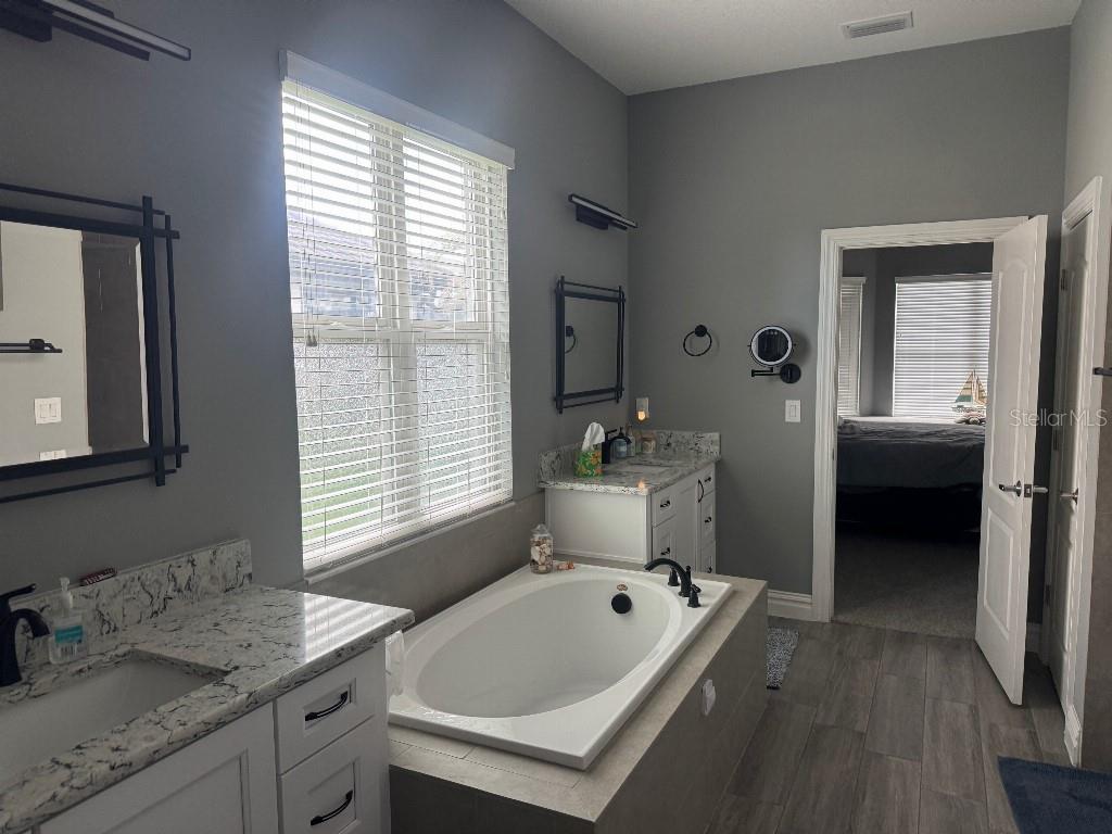 Image 7 of 27 For 6911 Park Strand Drive