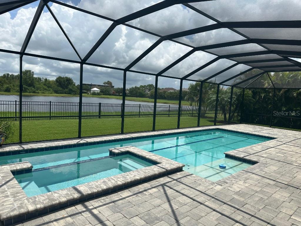 Image 8 of 27 For 6911 Park Strand Drive