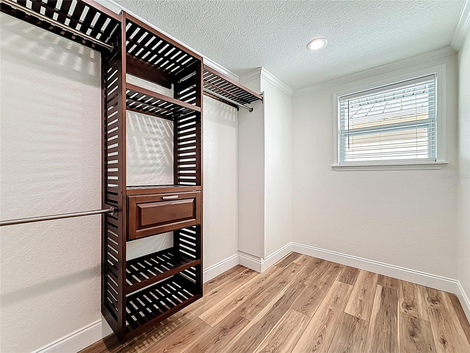 Image 43 of 73 For 3021 Granville Court N