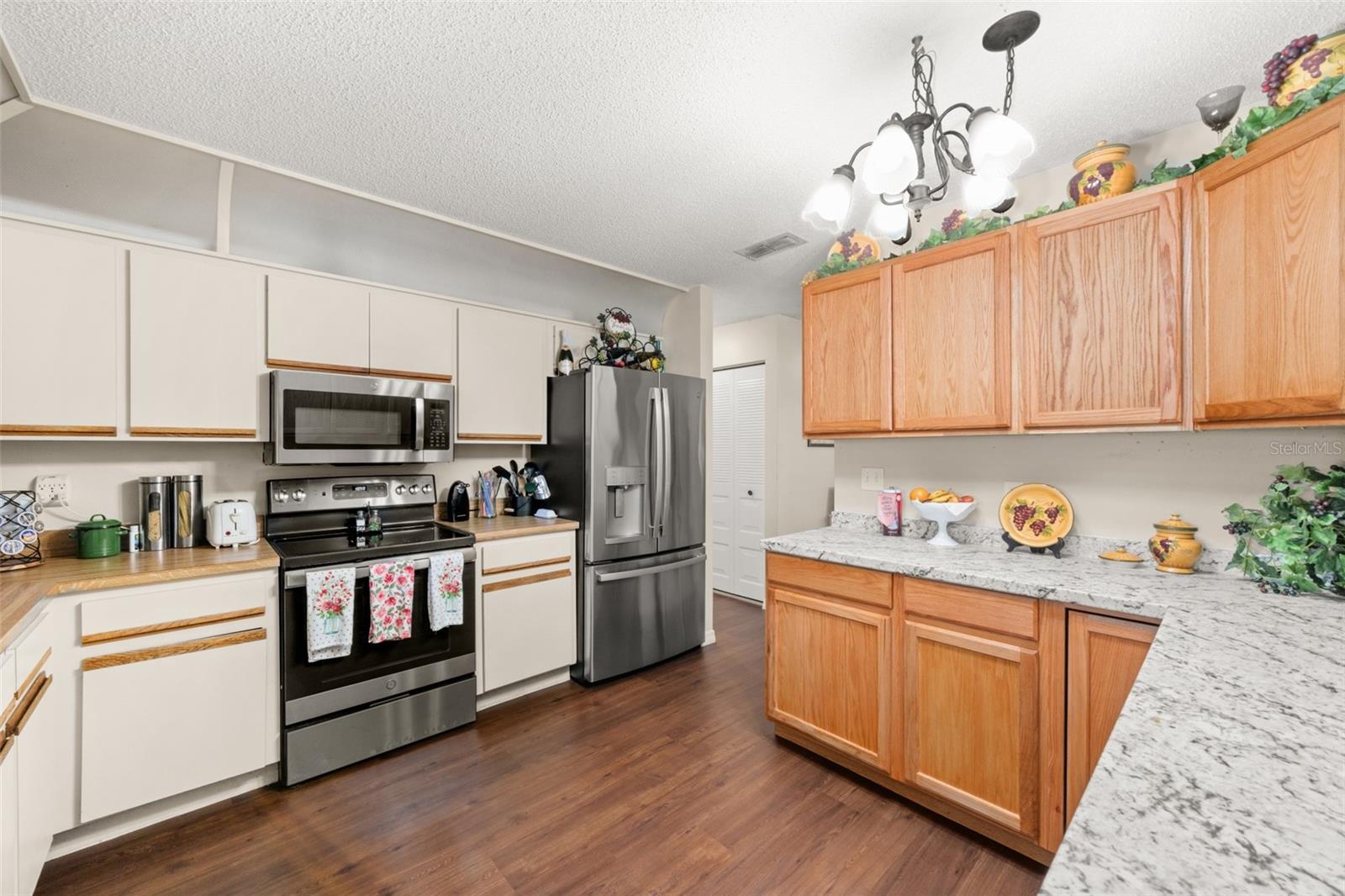 Image 11 of 31 For 443 Foxdale Road