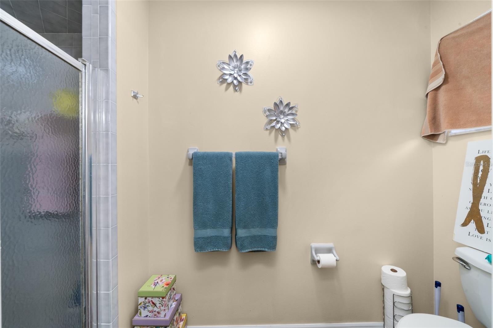 Image 18 of 31 For 443 Foxdale Road