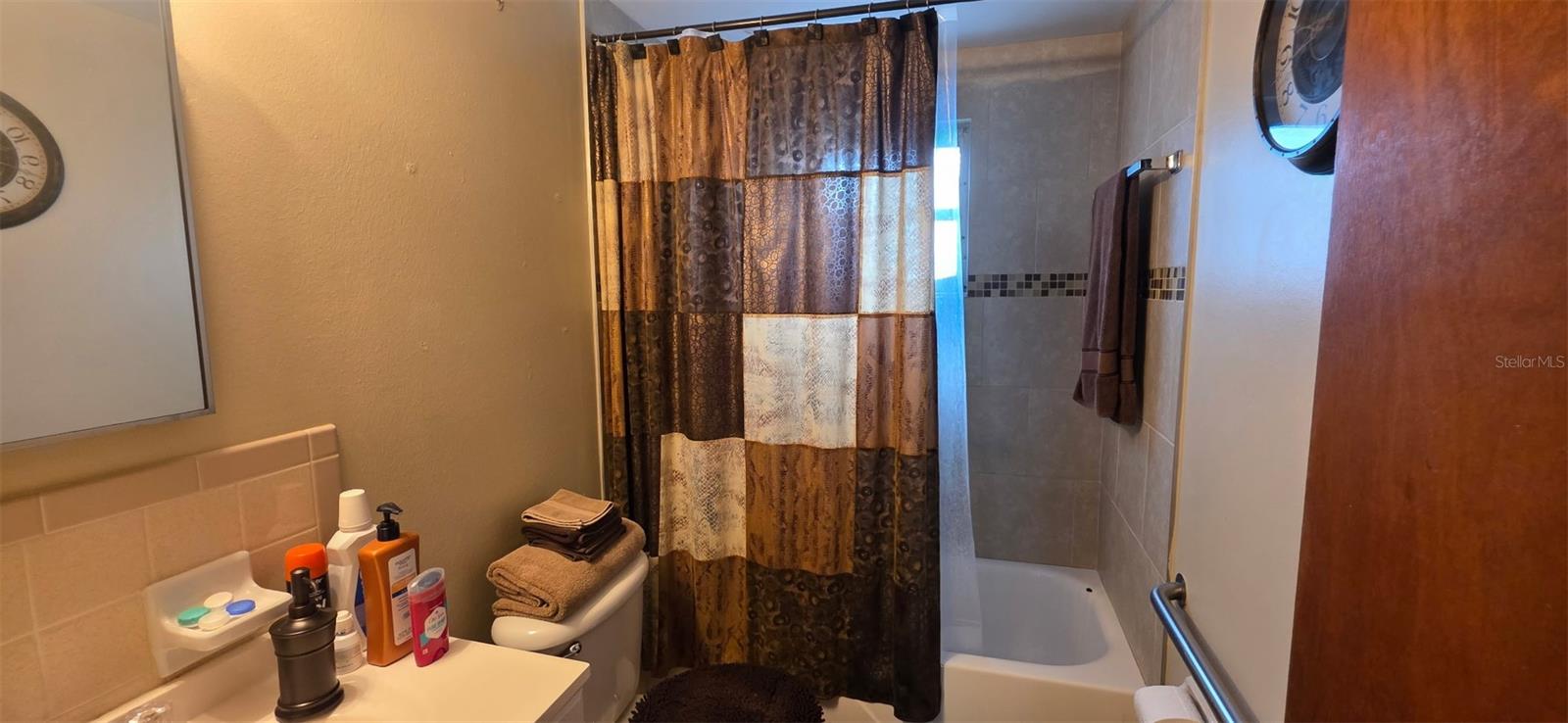 Image 8 of 8 For 220 Monroe Avenue