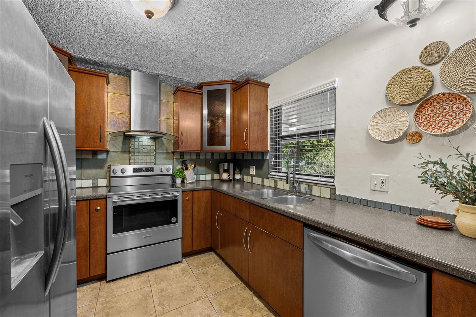 Image 10 of 27 For 1363 Essex Drive