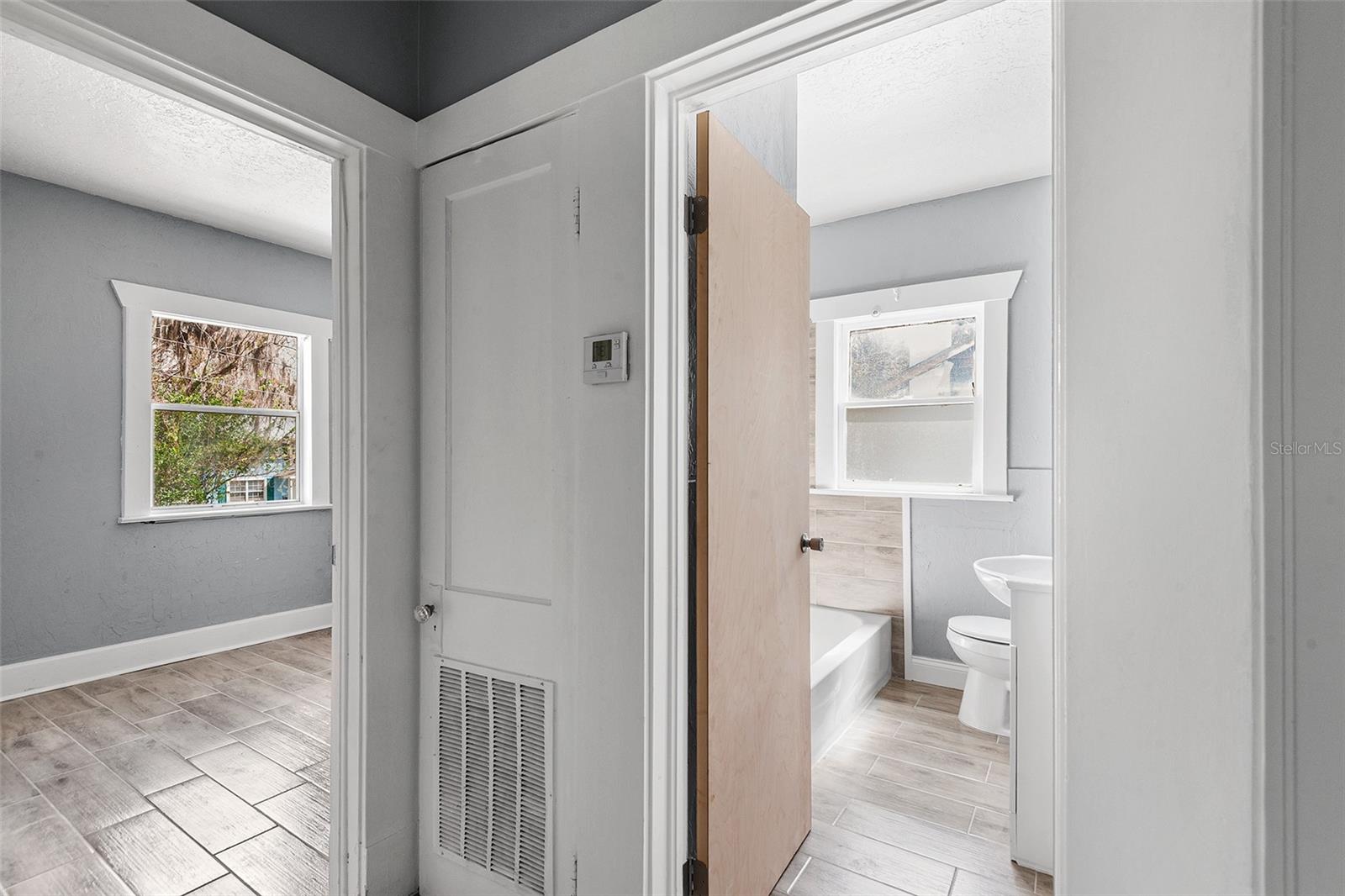 Image 14 of 37 For 122 Garfield Avenue