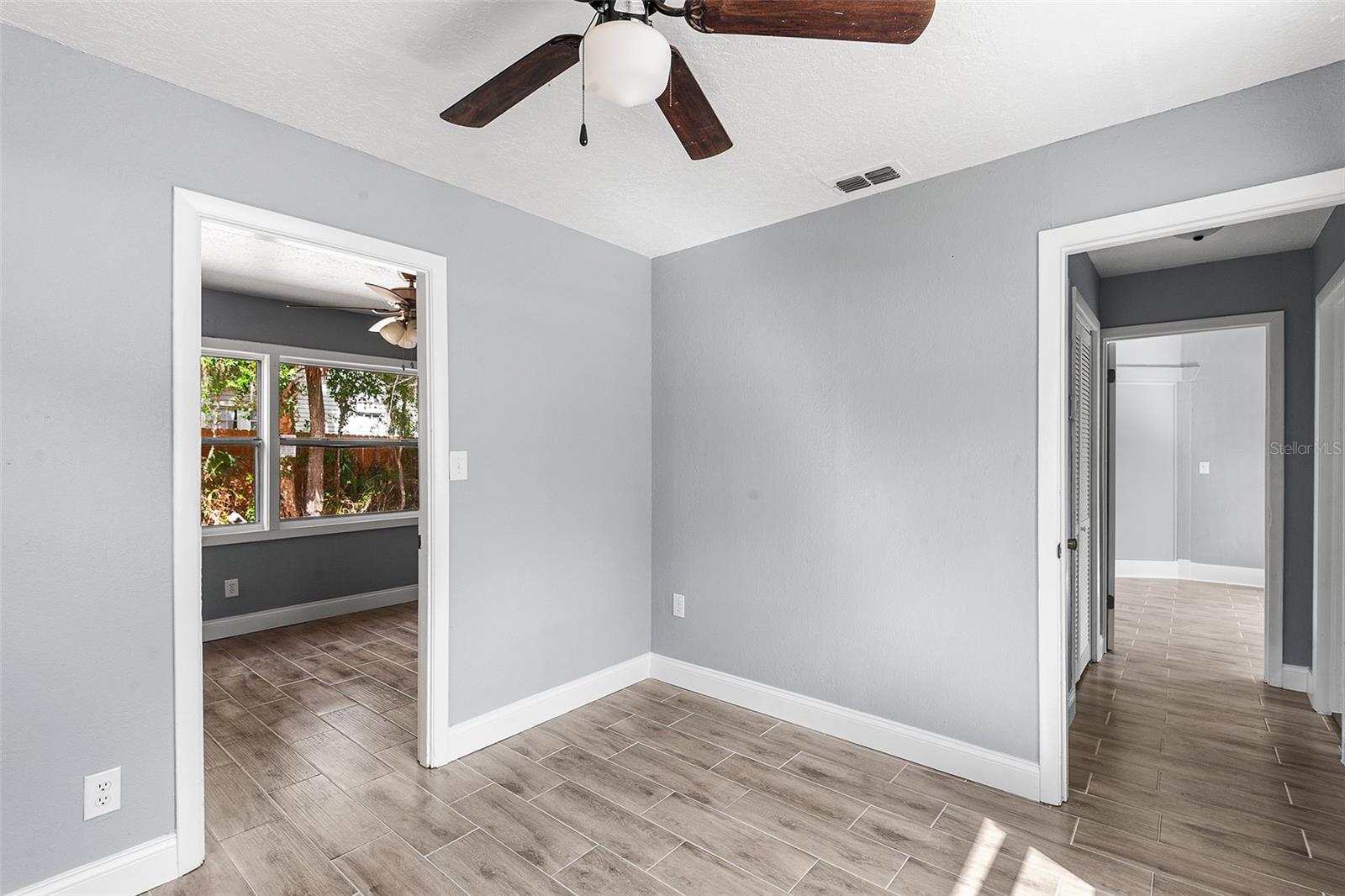 Image 23 of 37 For 122 Garfield Avenue