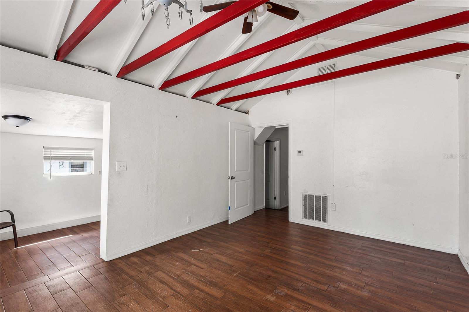 Image 26 of 37 For 122 Garfield Avenue