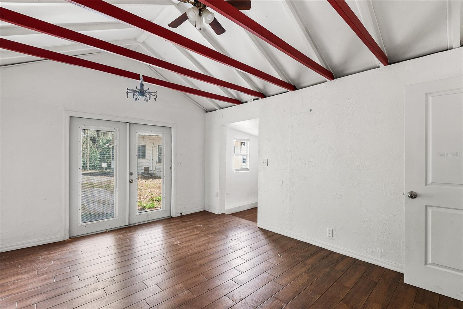 Image 27 of 37 For 122 Garfield Avenue