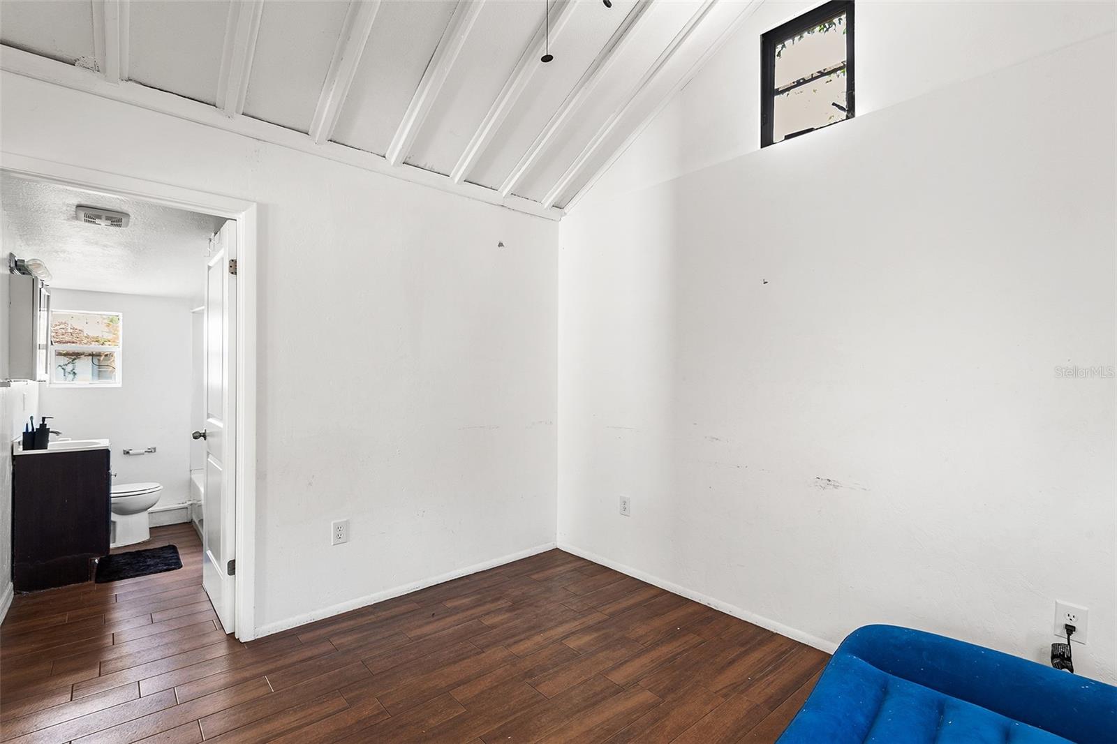 Image 31 of 37 For 122 Garfield Avenue