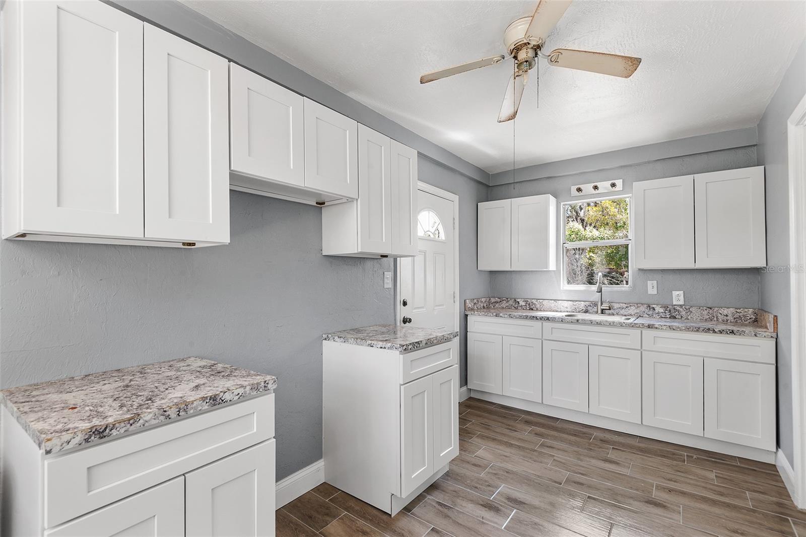 Image 8 of 37 For 122 Garfield Avenue