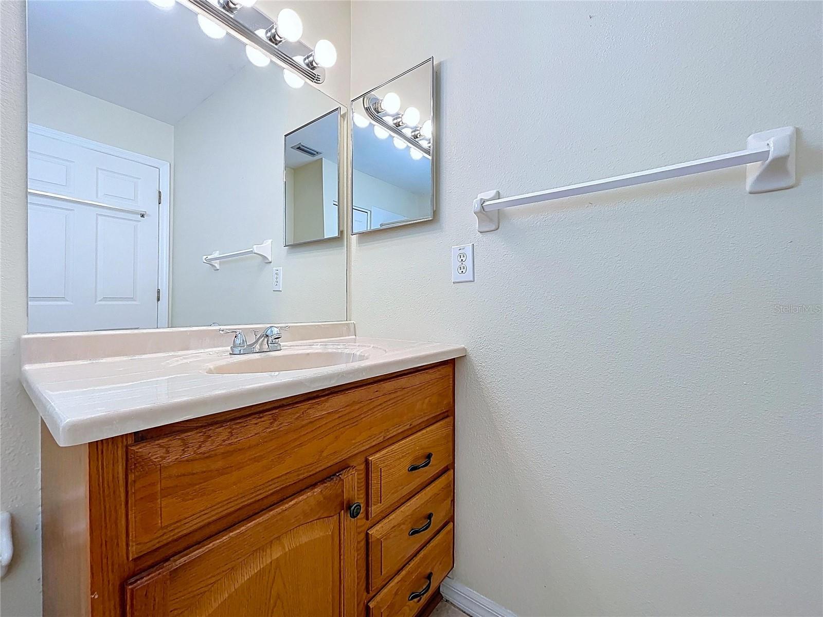 Image 26 of 44 For 1211 Franford Drive