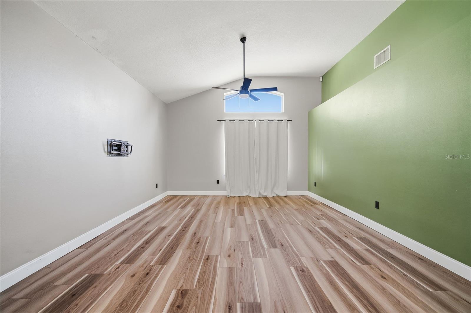 Image 28 of 61 For 28427 Openfield Loop