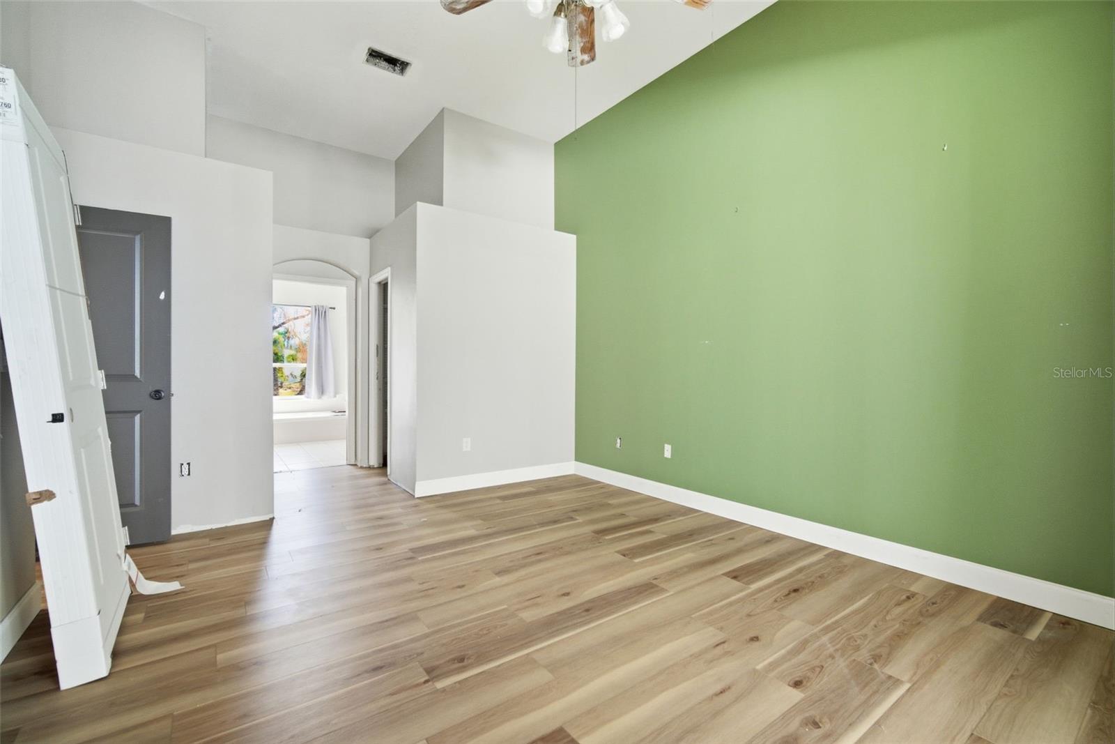 Image 30 of 61 For 28427 Openfield Loop