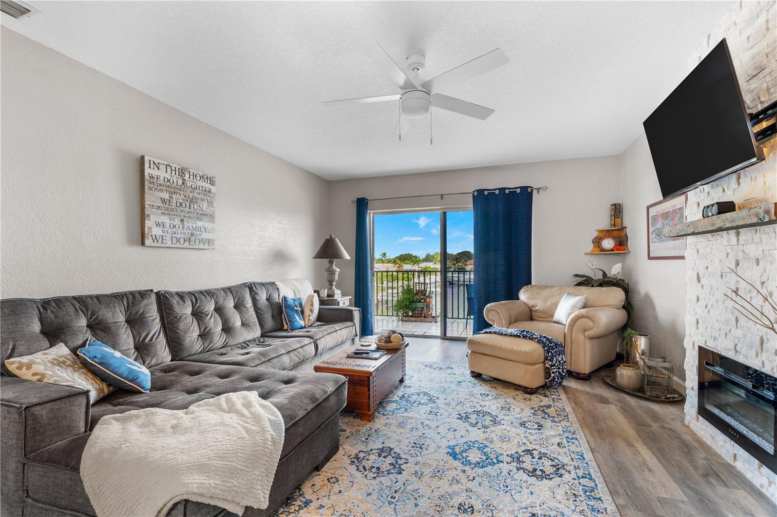 Image 4 of 20 For 3753 46th Avenue S 6