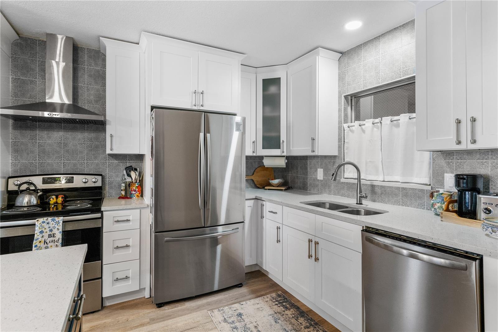 Image 6 of 20 For 3753 46th Avenue S 6