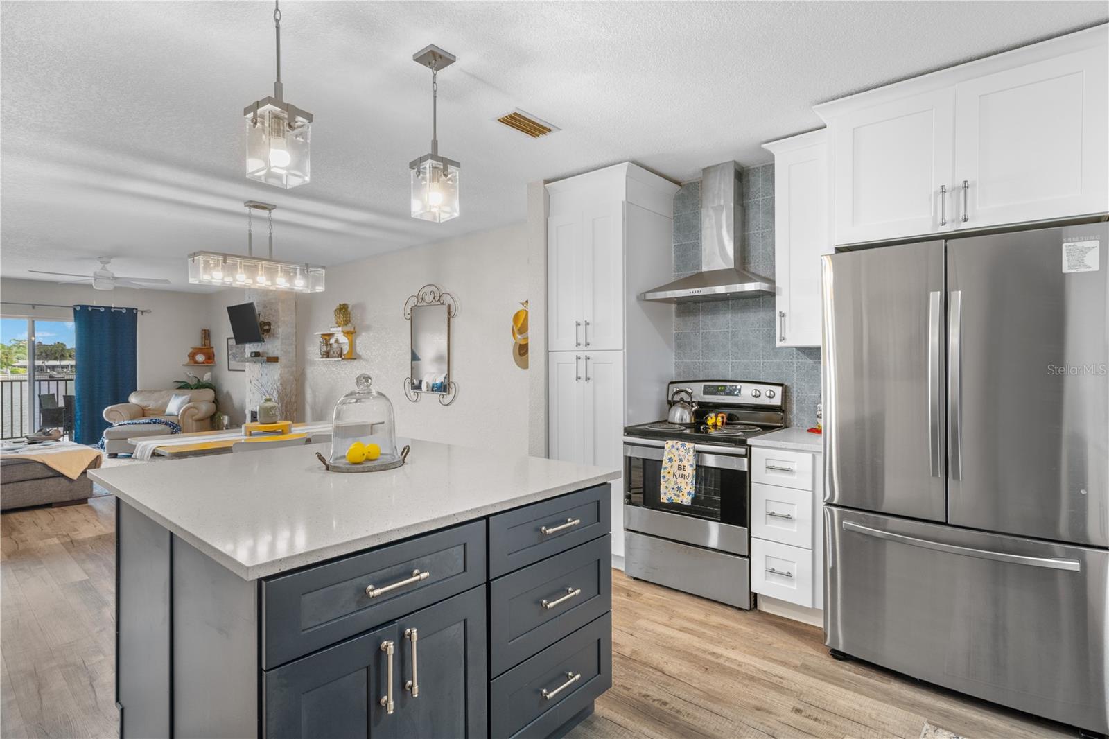 Image 7 of 20 For 3753 46th Avenue S 6