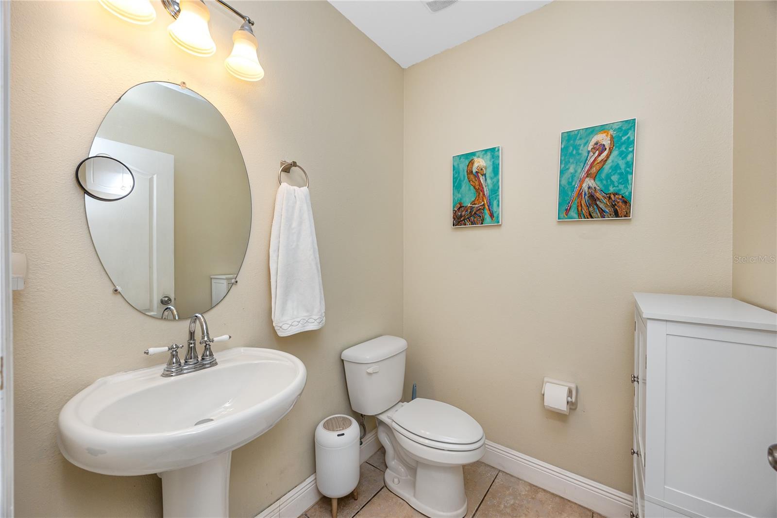 Listing photo id 12 for 2753 Hampton Green Lane