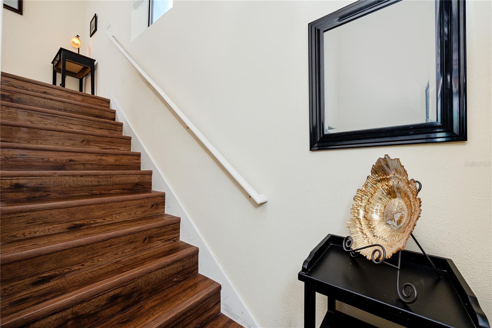 Listing photo id 13 for 2753 Hampton Green Lane