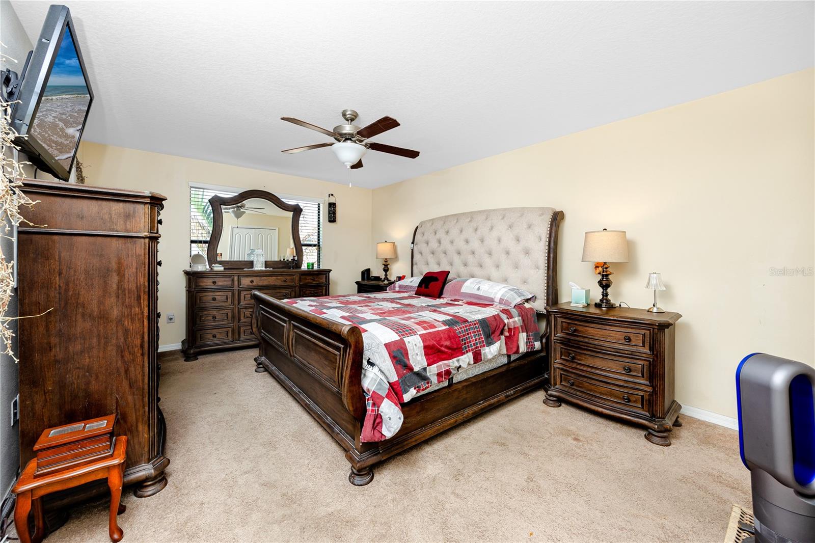 Listing photo id 17 for 2753 Hampton Green Lane