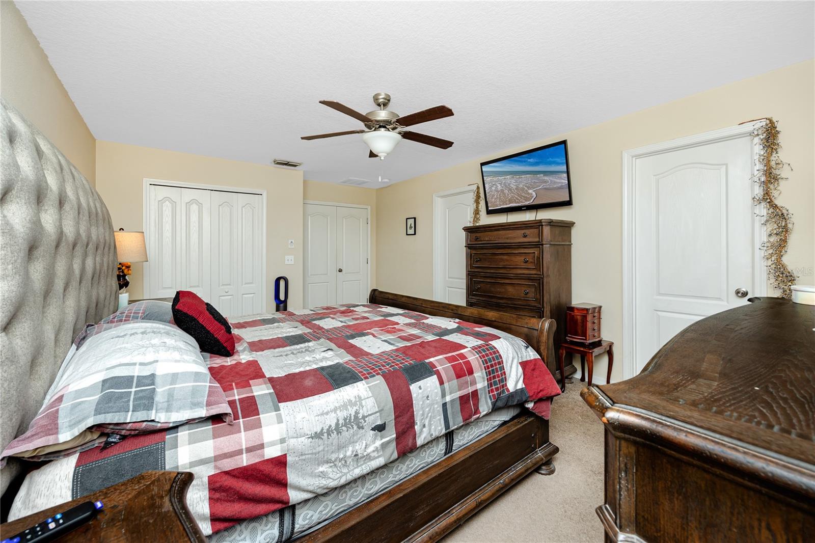 Listing photo id 18 for 2753 Hampton Green Lane