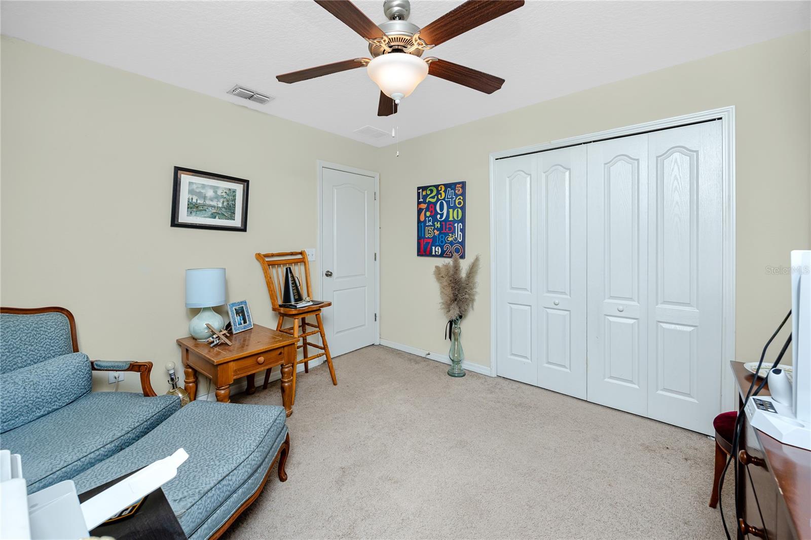 Listing photo id 24 for 2753 Hampton Green Lane