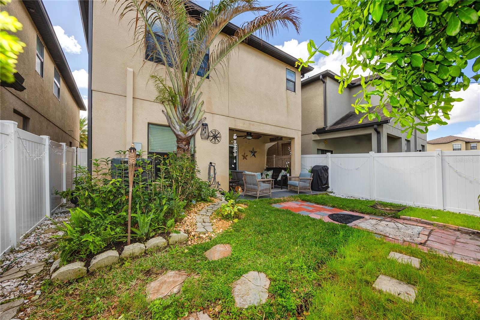 Listing photo id 32 for 2753 Hampton Green Lane