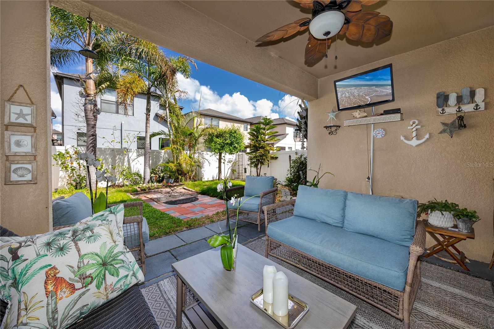 Listing photo id 33 for 2753 Hampton Green Lane