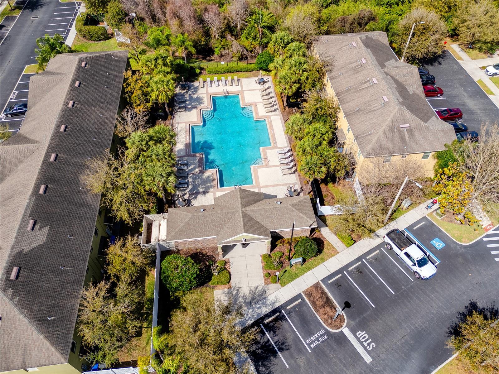 Listing photo id 47 for 2753 Hampton Green Lane