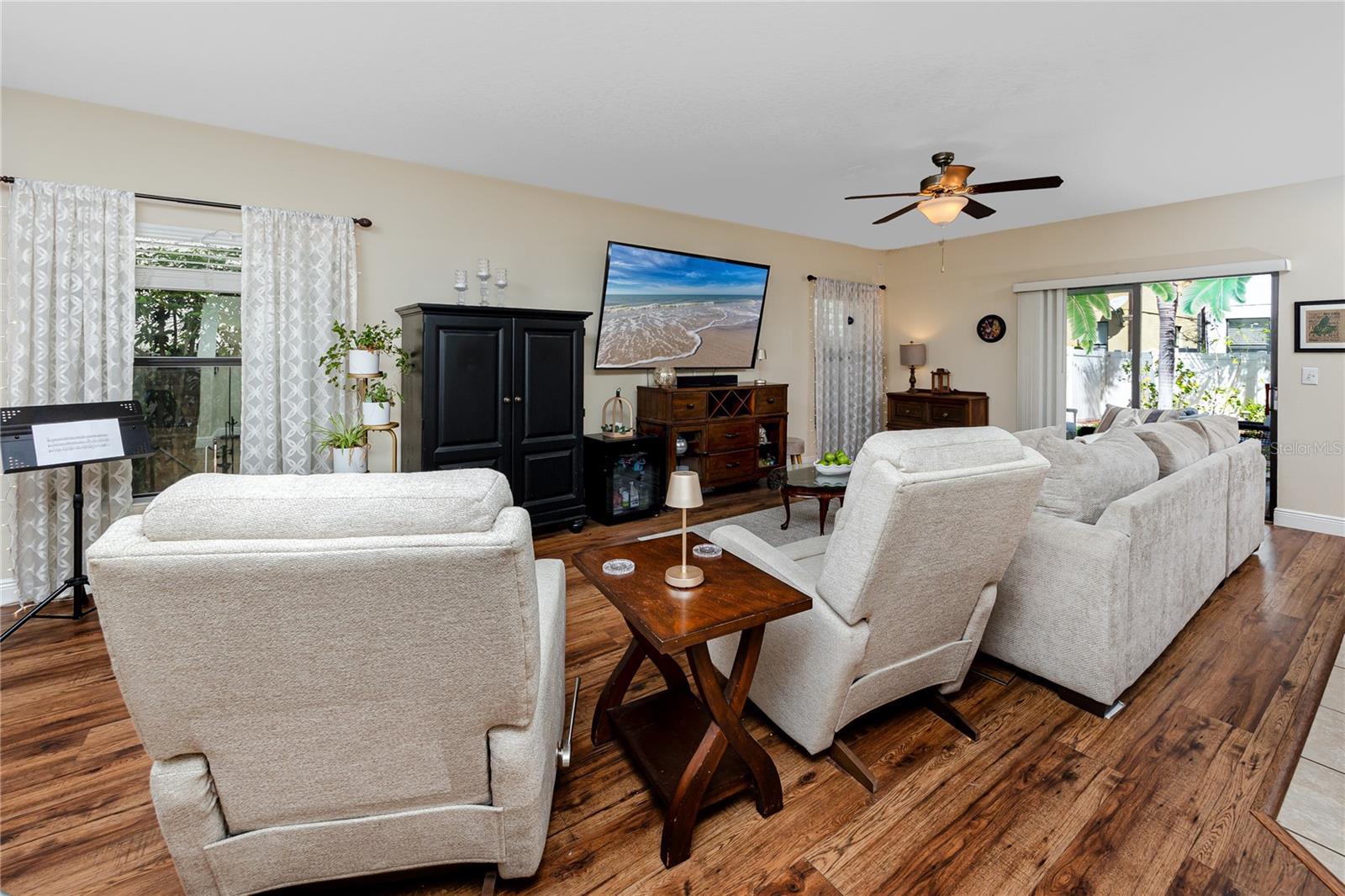 Listing photo id 48 for 2753 Hampton Green Lane