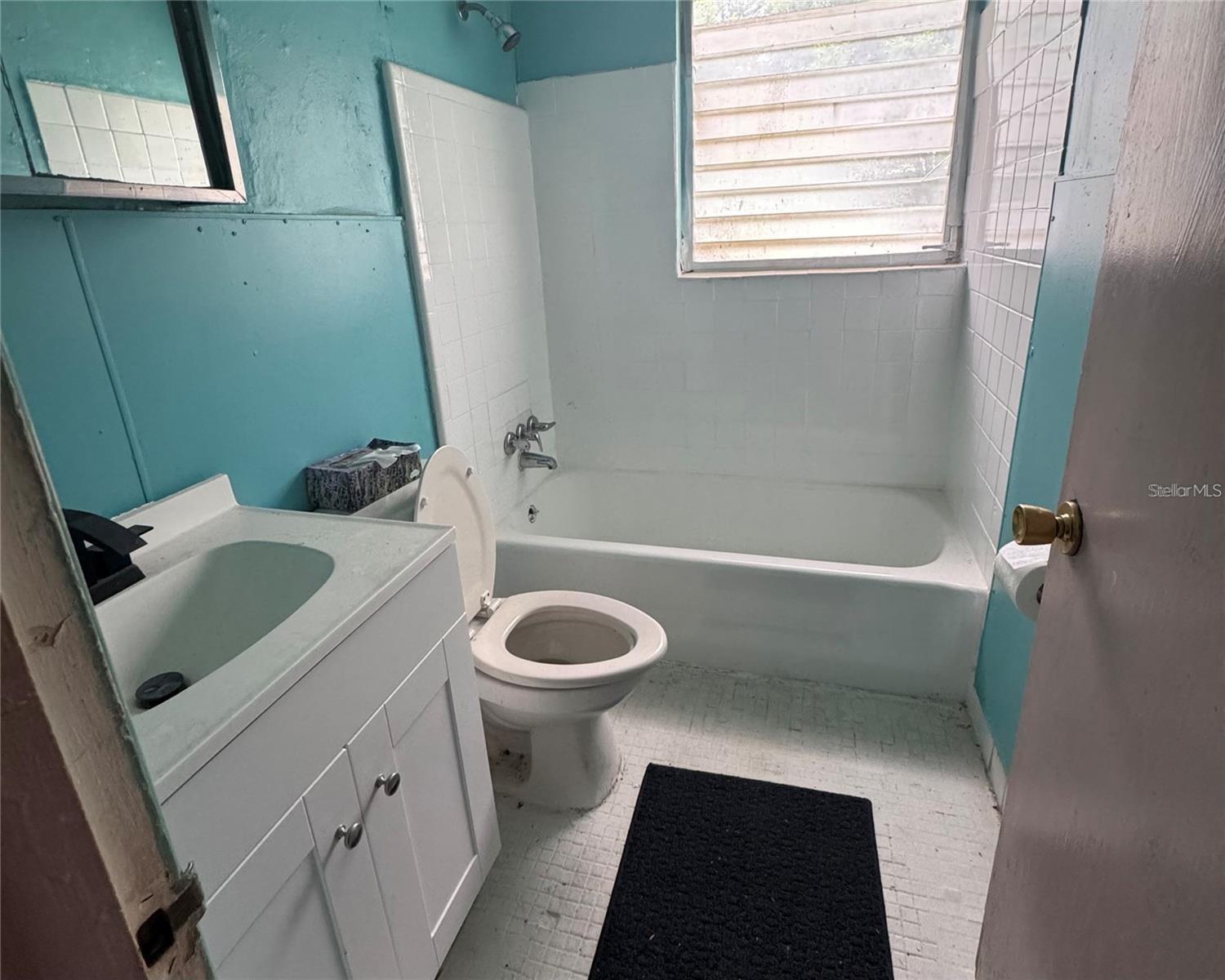 Image 2 of 8 For 2124 Catalina Drive N