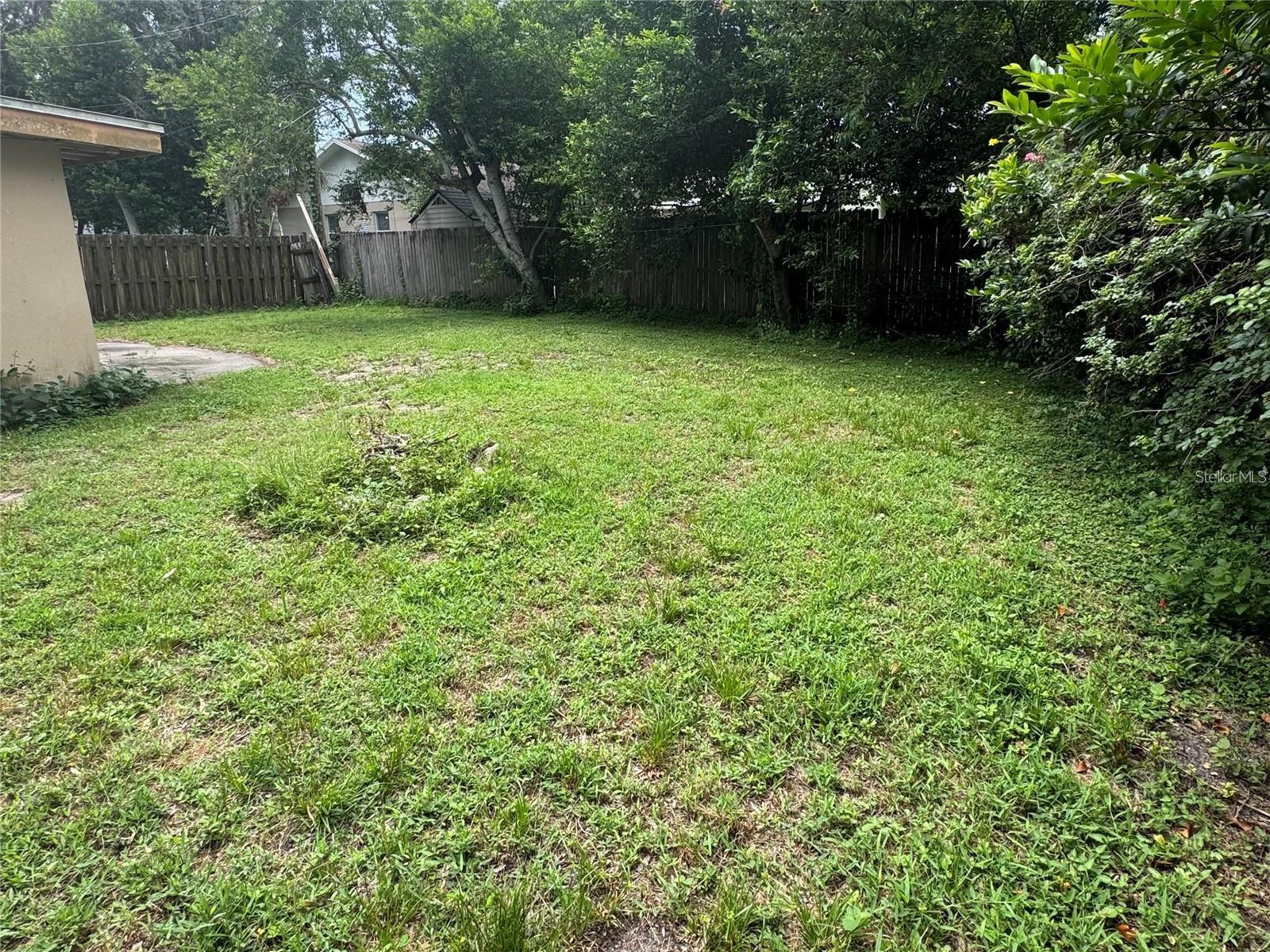 Image 7 of 8 For 2124 Catalina Drive N