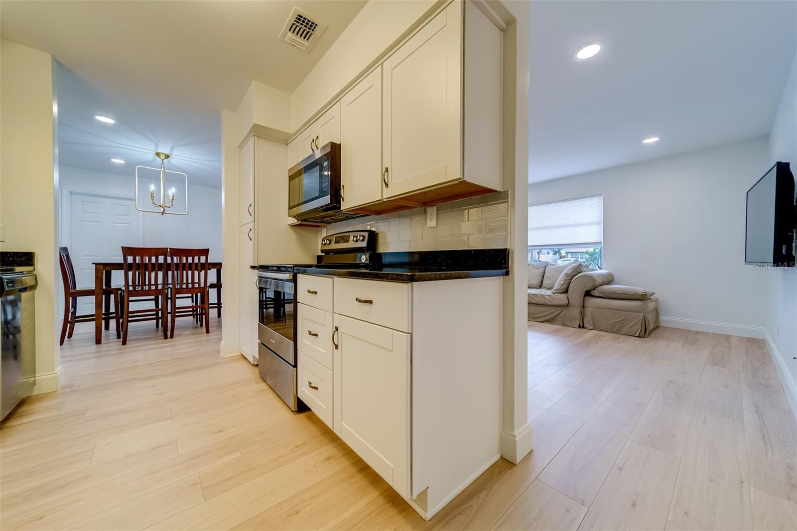 Image 15 of 45 For 11424 79th Avenue