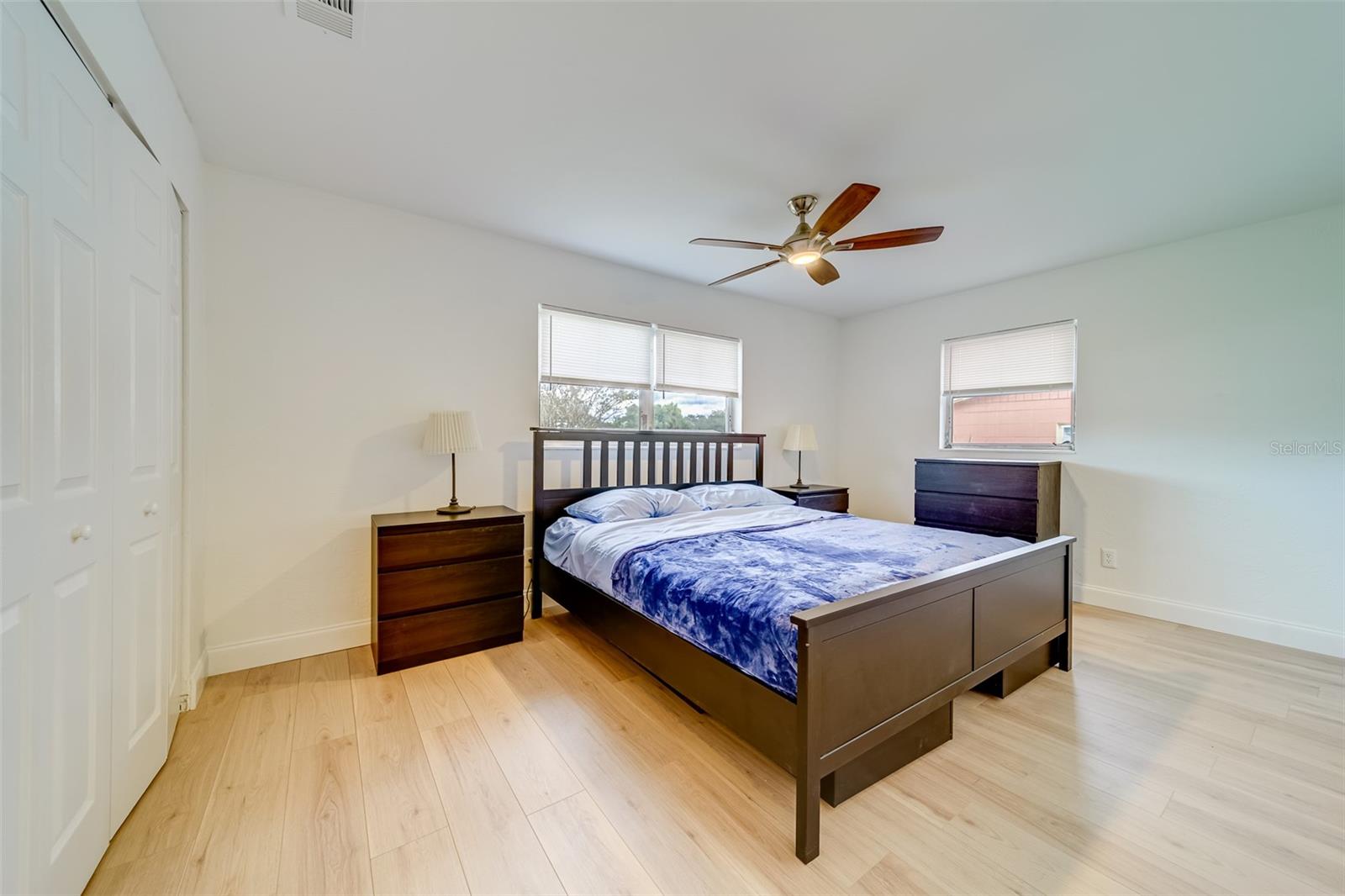 Image 17 of 45 For 11424 79th Avenue