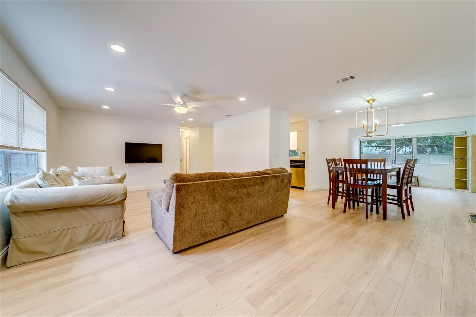 Image 3 of 45 For 11424 79th Avenue