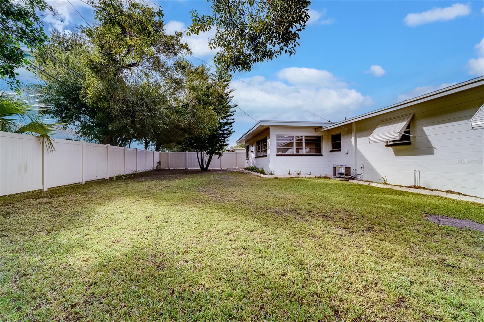 Image 31 of 45 For 11424 79th Avenue