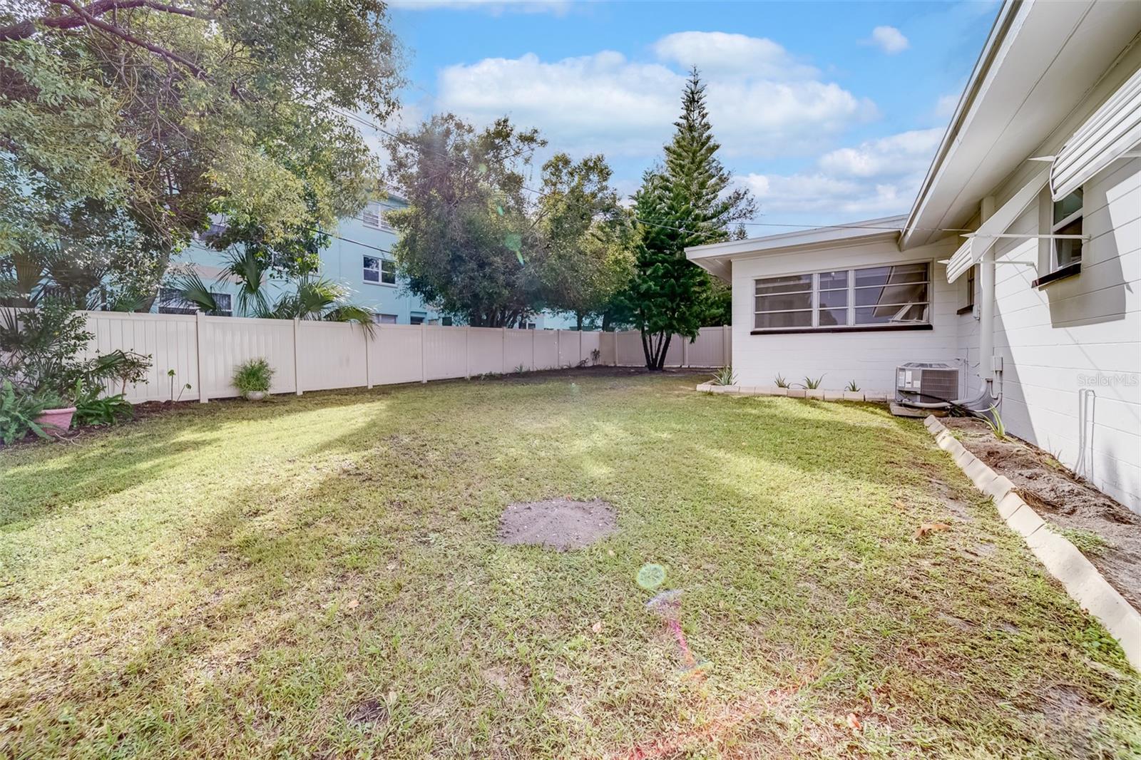 Image 32 of 45 For 11424 79th Avenue