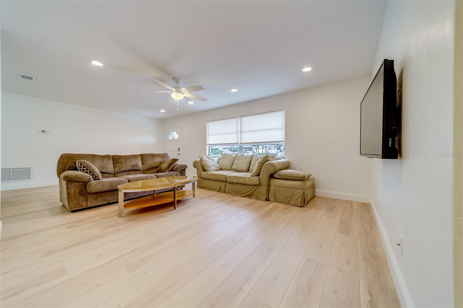 Image 4 of 45 For 11424 79th Avenue