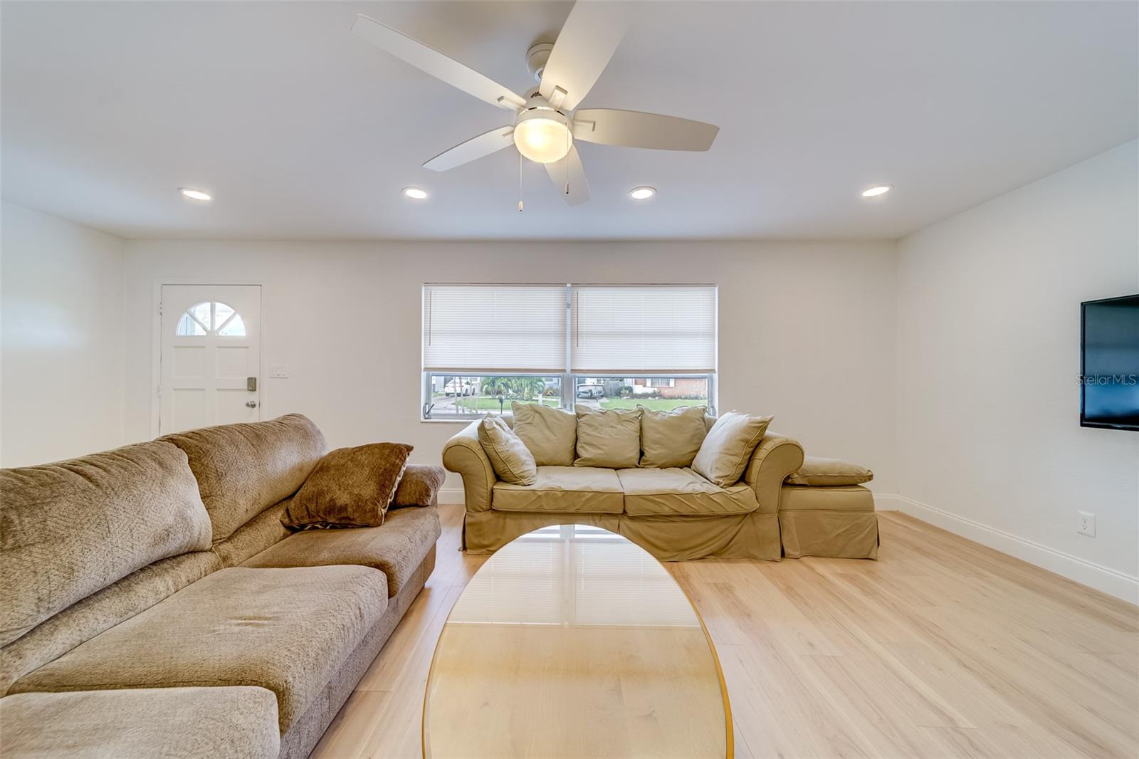 Image 6 of 45 For 11424 79th Avenue