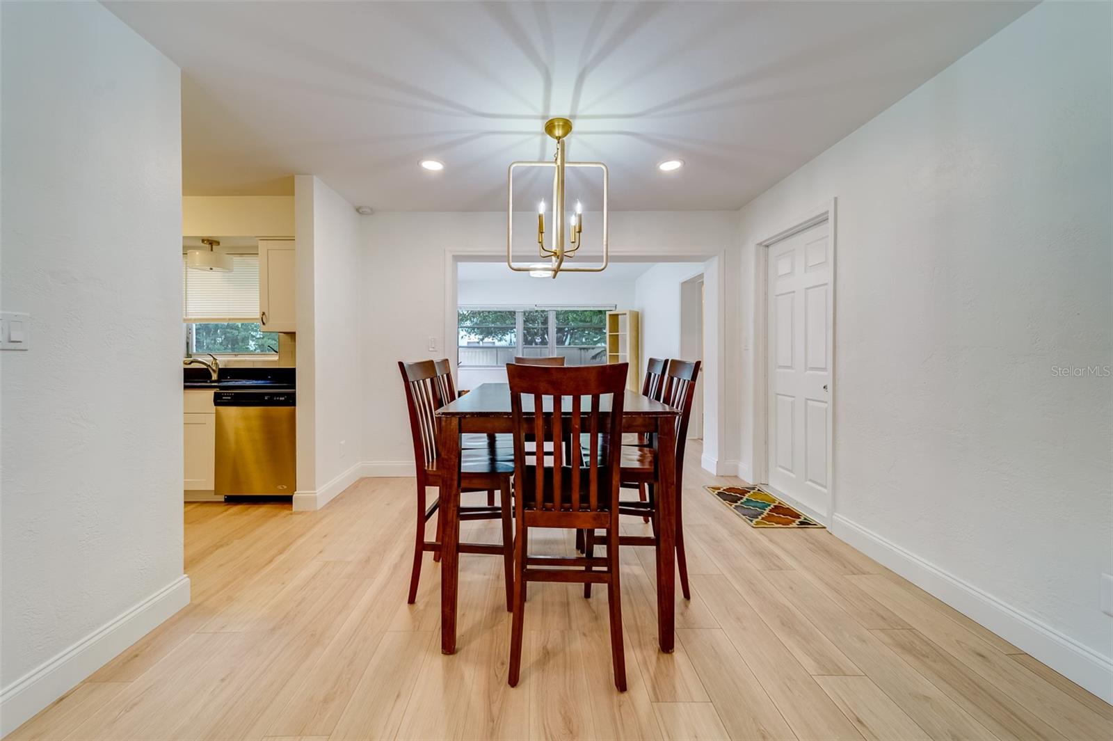 Image 8 of 45 For 11424 79th Avenue