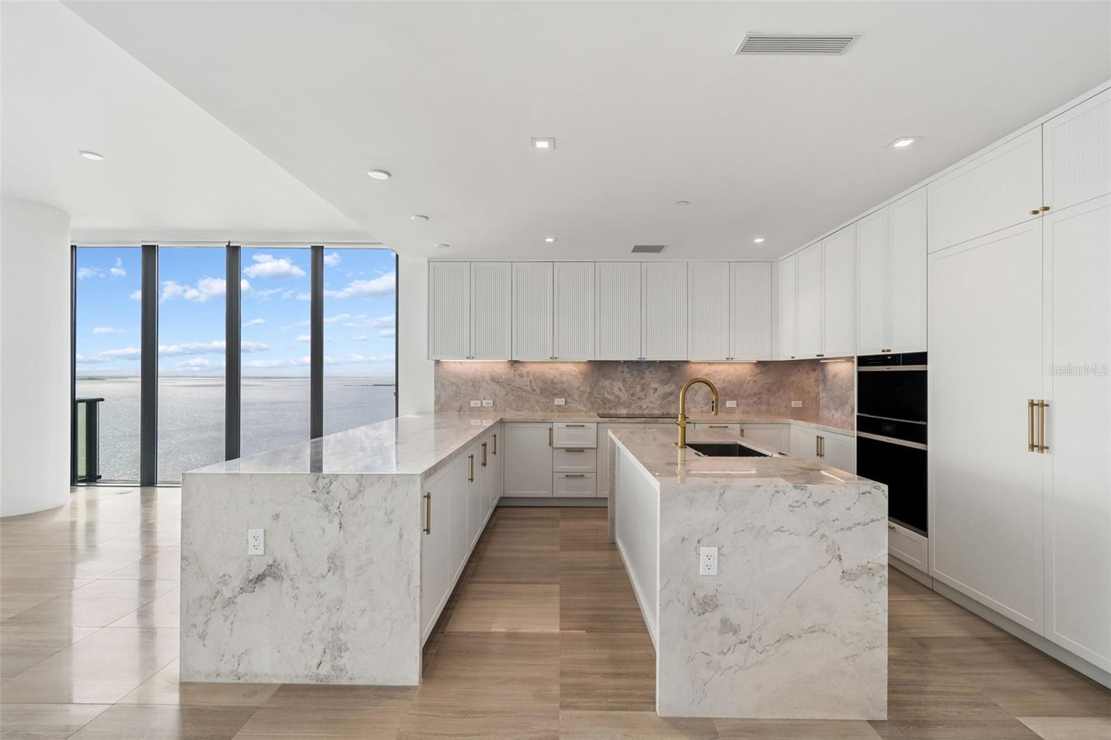 Image 12 of 50 For 3101 Bayshore Boulevard 2104